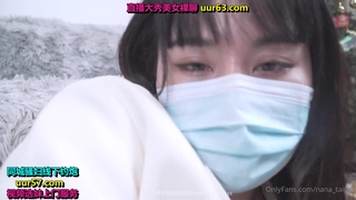 与网友的初次见面~女大生被带到酒店强行玩弄~舔几下逼必就淫水泛滥~