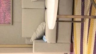 德国女学生NinaDevil炫耀她的大奶子和紧致的屁股