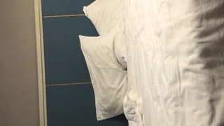 小仙女713长相甜美妹子穿肚兜居家单人自慰诱惑，掰穴自摸阴蒂翘起屁股扭动浴室洗澡